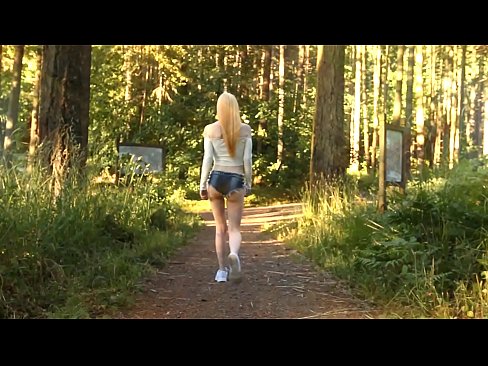 ❤️ Smuk kvinde bevæger sig langsomt, ikke nøgen video ❤️❌ Porn video at da.milf-nut-net.ru ❌️❤